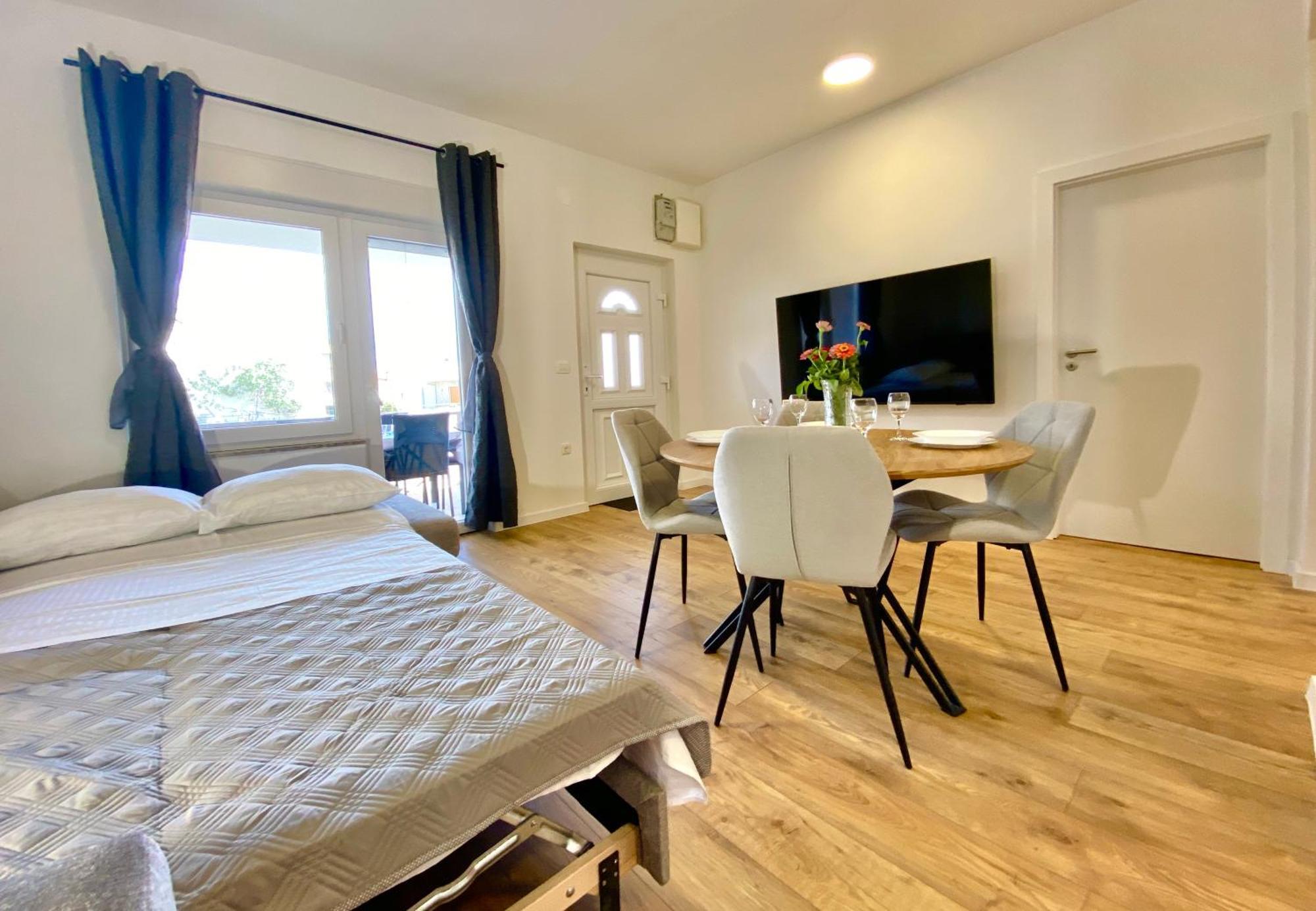 West Apartments Zadar Buitenkant foto