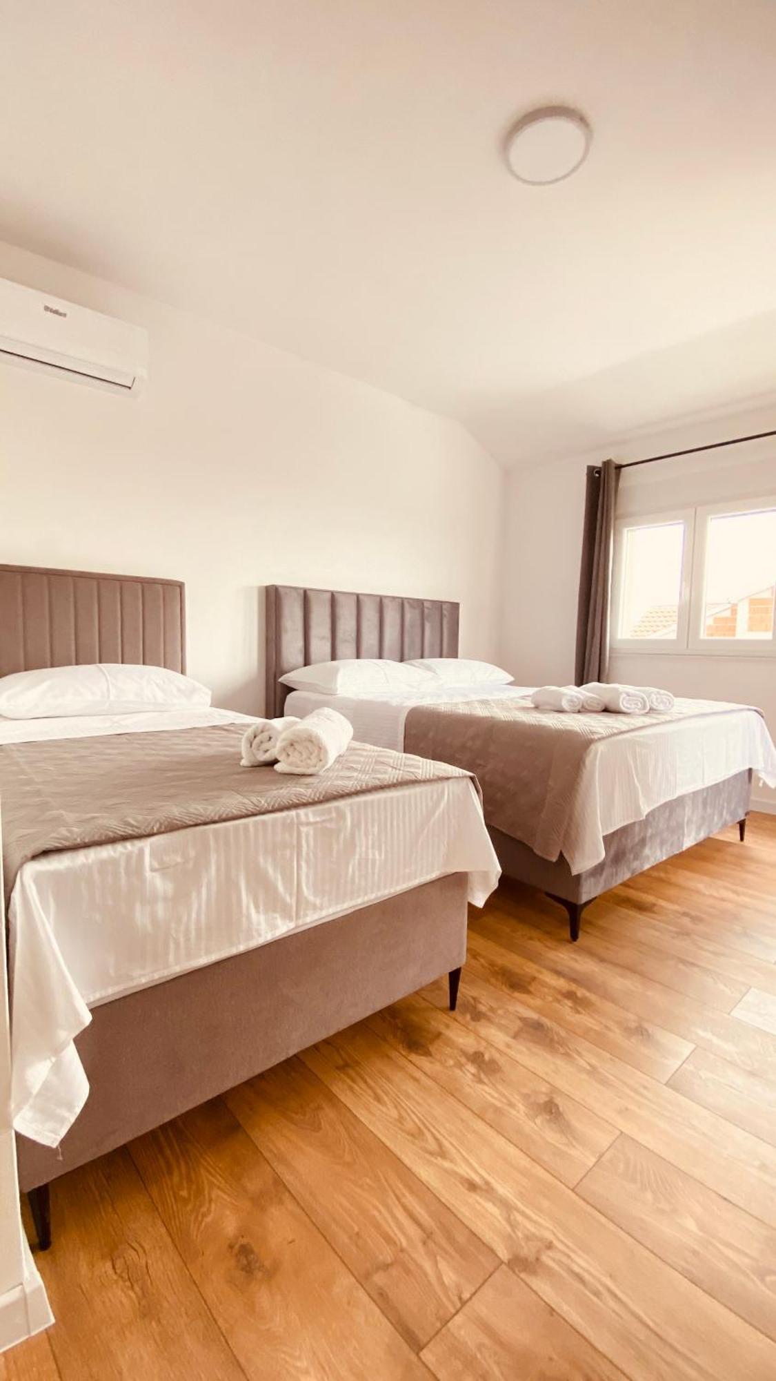 West Apartments Zadar Buitenkant foto