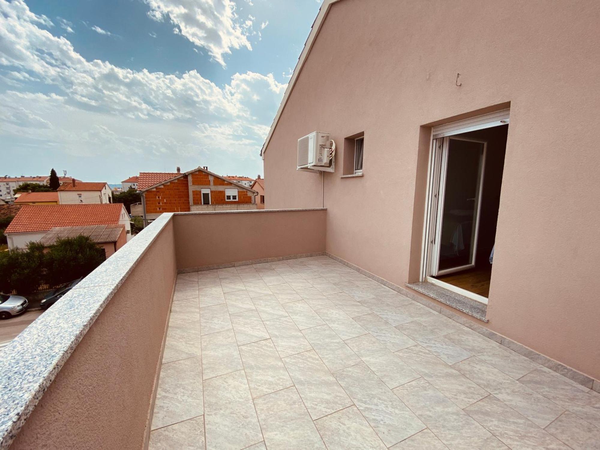 West Apartments Zadar Buitenkant foto
